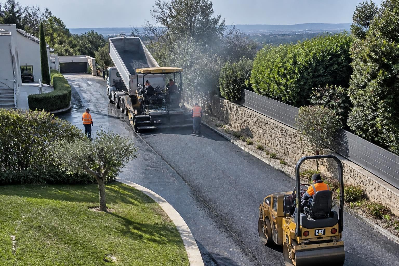 découvrez les prix moyens de l'enrobé goudron au m² et apprenez quel budget prévoir pour vos travaux de voirie ou d'aménagement extérieur.