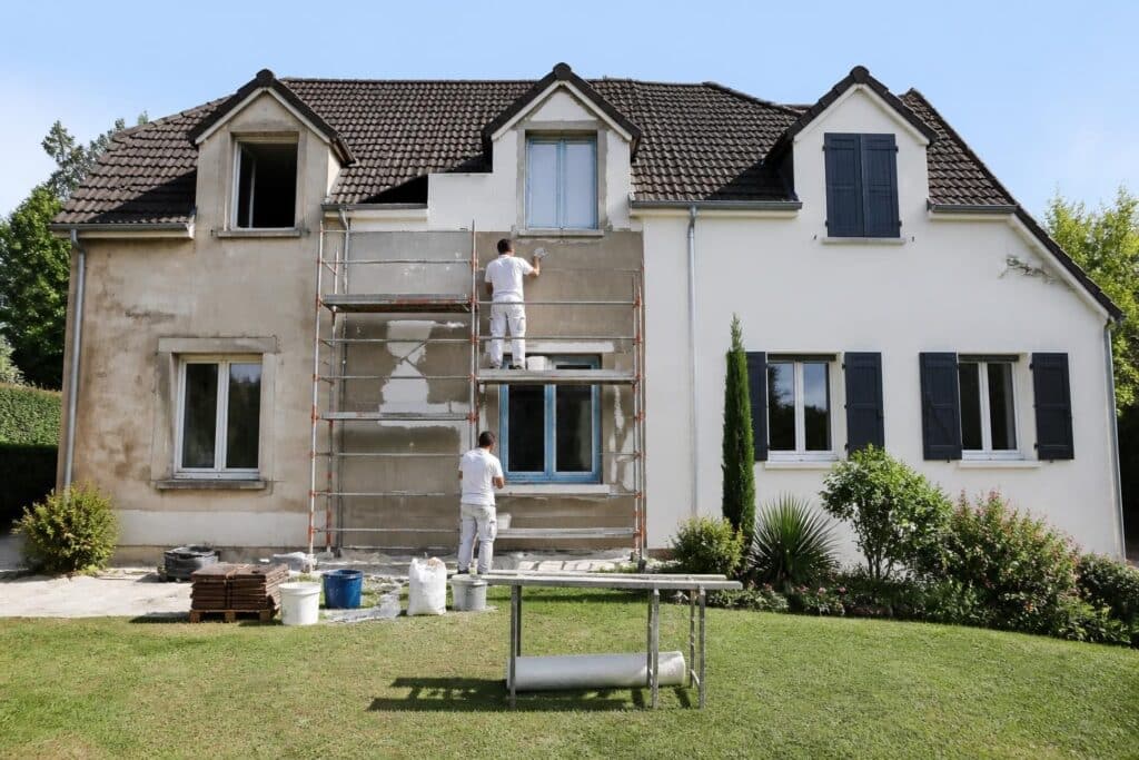 découvrez comment planifier et étaler intelligemment vos travaux de rénovation extérieure pour un projet réussi, sans stress ni dépenses excessives.