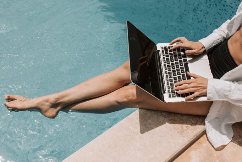 assurez votre piscine avec notre couverture complète et adaptée. protégez votre investissement contre les dommages et les imprévus pour profiter pleinement de vos moments de détente.